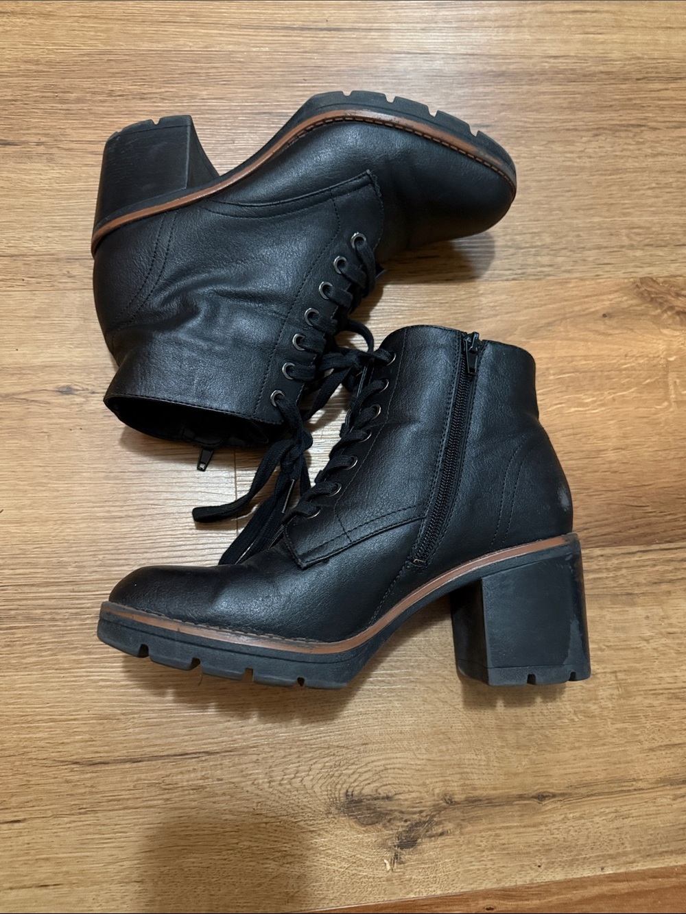 Naturalizer Black Lace-Up Block Heel Ankle Boots